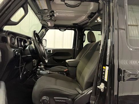 Used 2021 Jeep Wrangler Unlimited Sport AWD/4WD image 9