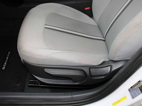 Used 2022 Hyundai Sonata SE w/ Preferred Accessory Package image 15