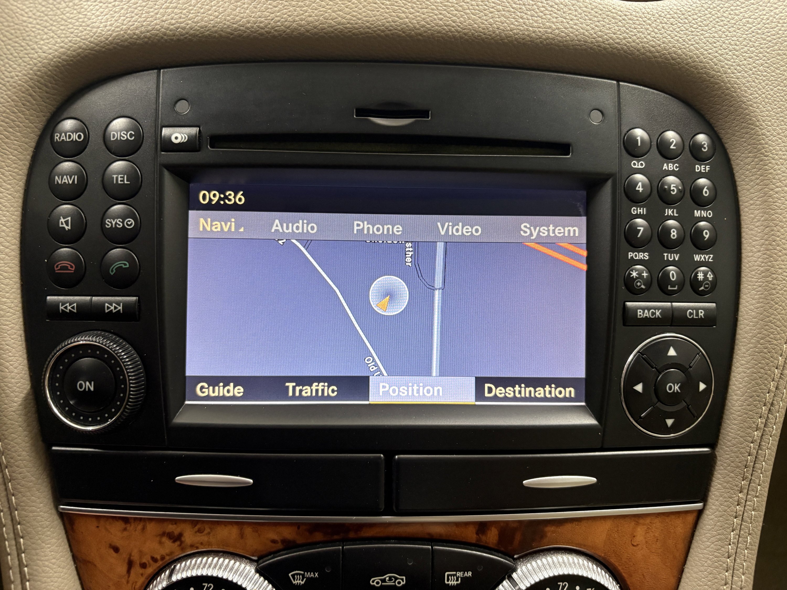 Used 2011 Mercedes-Benz SL 550 image 22