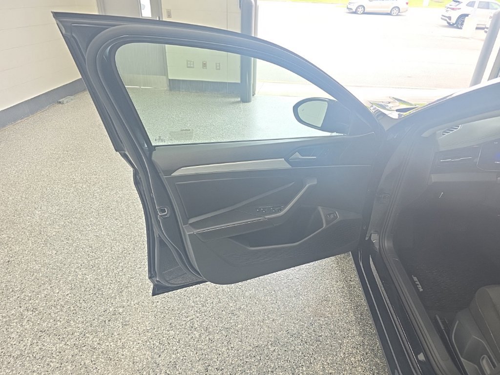 Used 2026 Volkswagen Jetta S FWD image 16