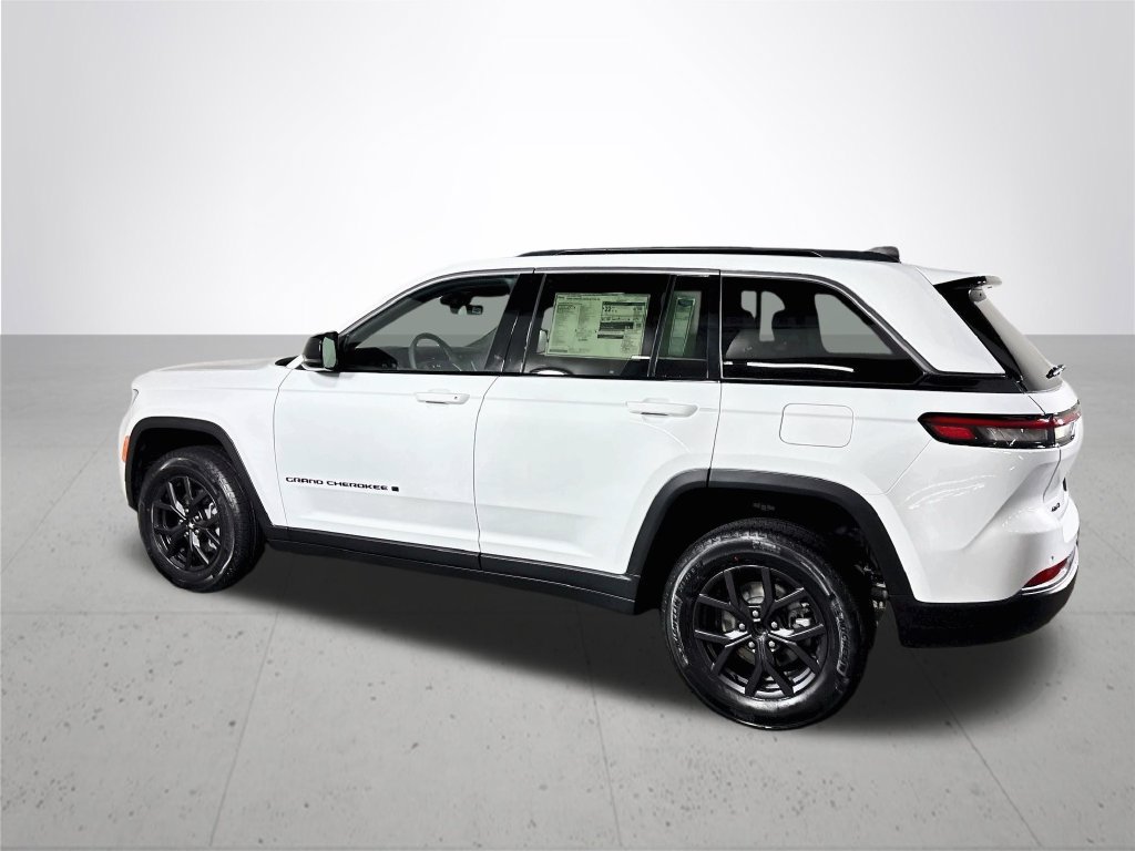 New 2027 Jeep Grand Cherokee Altitude AWD/4WD image 8