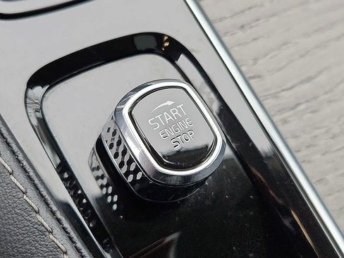 Certified 2023 Volvo XC90 B6 Ultimate w/ Protection Package Premier image 23