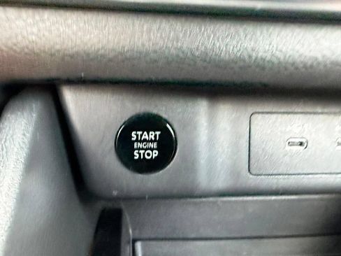 Used 2024 Nissan Rogue SV FWD image 21