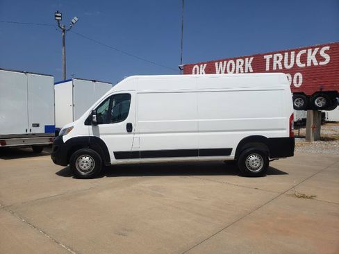 Used 2025 RAM ProMaster 2500 w/ Convenience Group FWD image 2