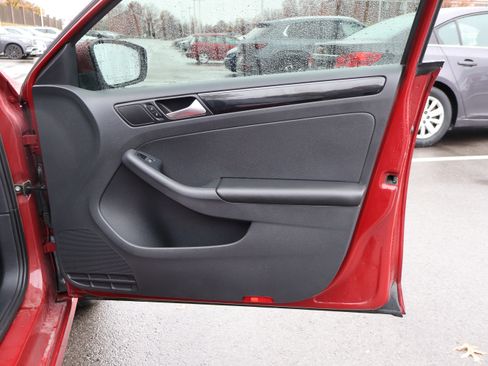 Used 2017 Volkswagen Jetta SEL image 9