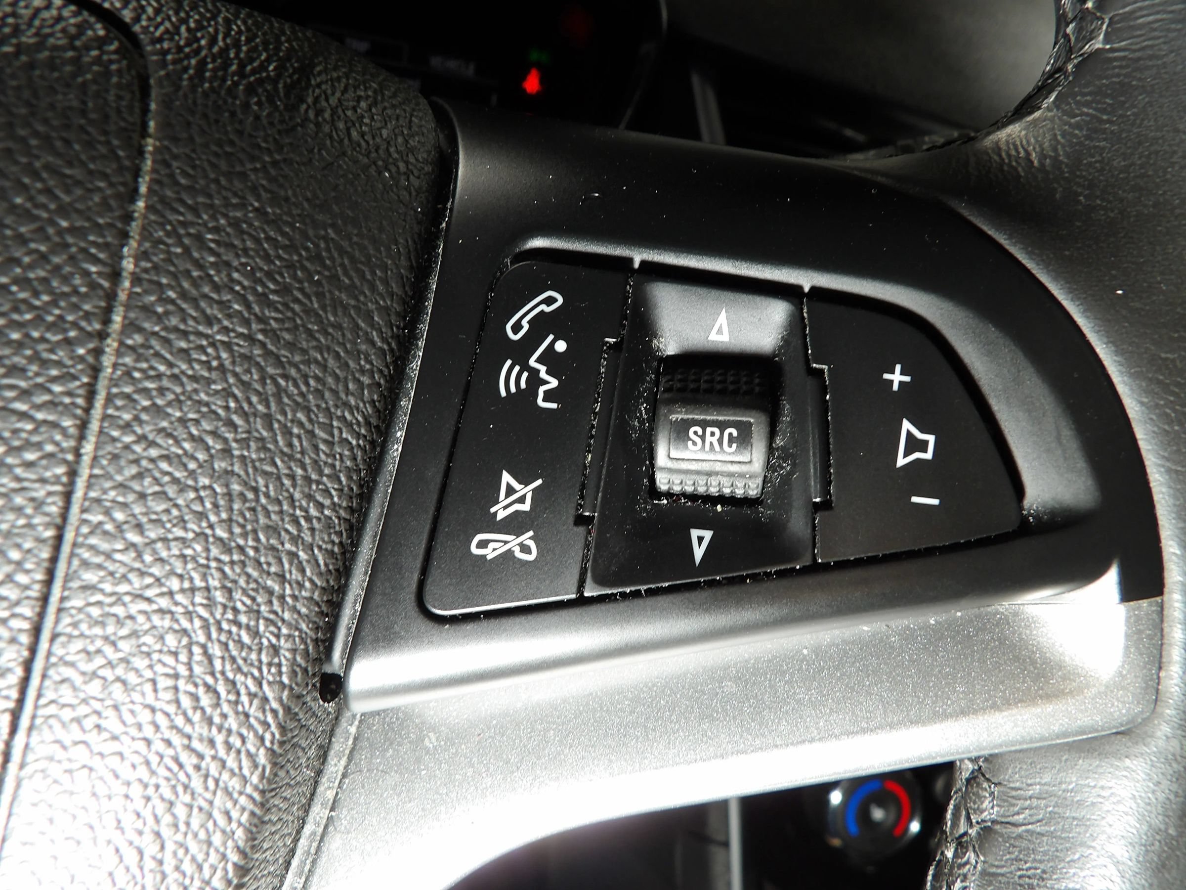 Used 2020 Chevrolet Trax Premier AWD/4WD image 17