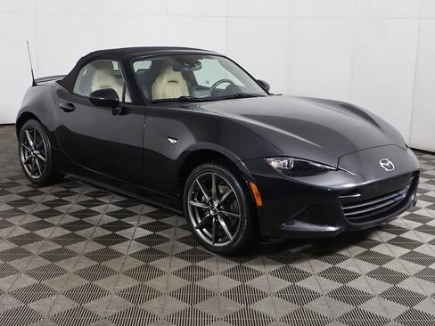 Used 2016 MAZDA MX-5 Miata Grand Touring image 50