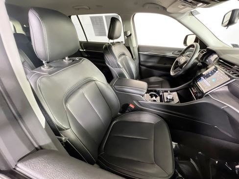 Used 2021 Jeep Grand Cherokee L Limited AWD/4WD image 28