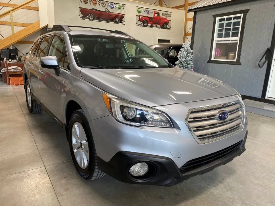 Used 2017 Subaru Outback 2.5i Premium AWD/4WD image 1