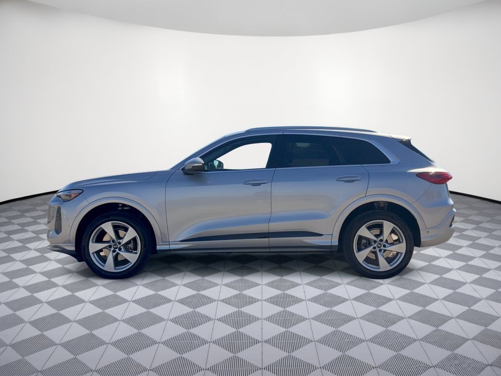 Certified 2026 Audi Q5 Premium AWD/4WD image 2