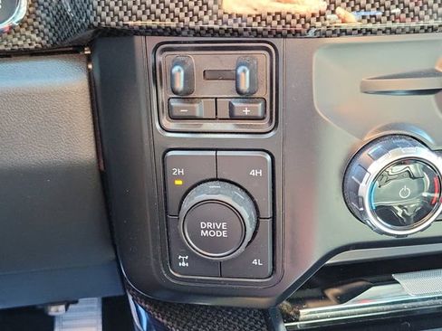 Used 2023 Ford F250 Lariat w/ Lariat Ultimate Package AWD/4WD image 13