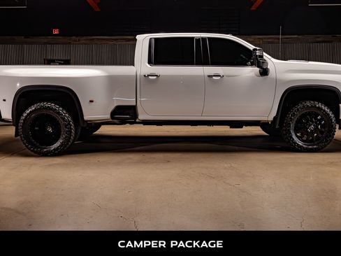 Used 2021 Chevrolet Silverado 3500 High Country image 10