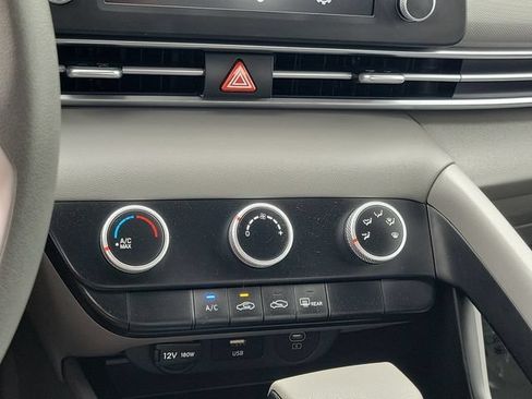 Certified 2026 Hyundai Elantra SE FWD image 11