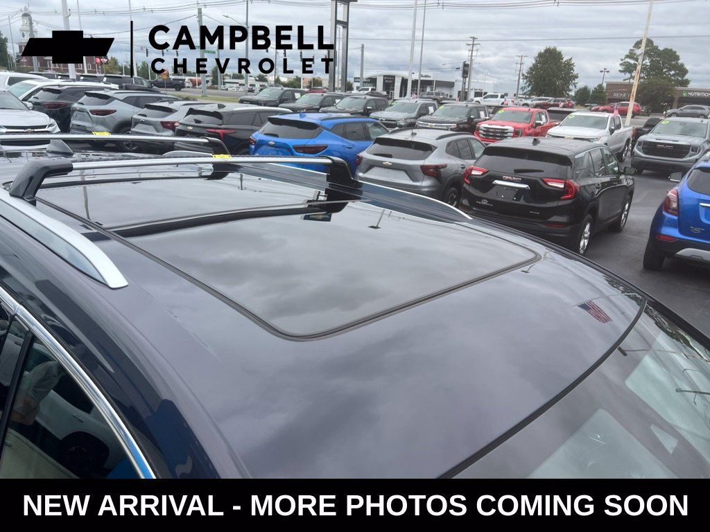 Used 2025 Cadillac XT6 Premium Luxury FWD image 9