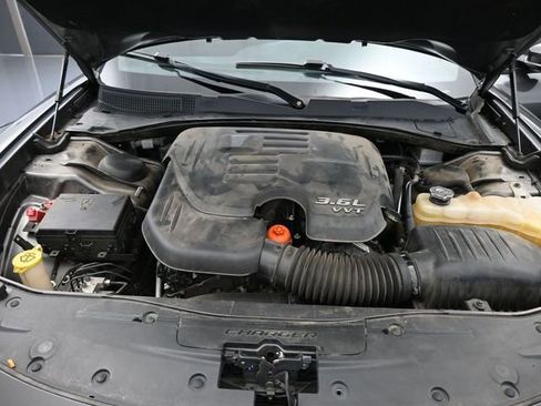 Used 2019 Dodge Charger SXT image 31