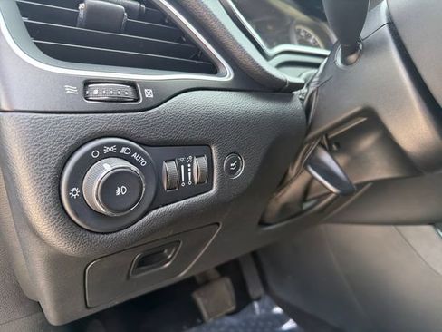 Used 2022 Jeep Cherokee Trailhawk w/ Sound & Nav Group AWD/4WD image 11