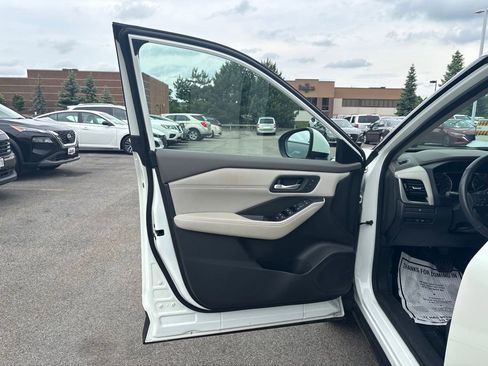 Certified 2023 Nissan Rogue SL AWD/4WD image 16