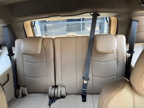 Used 2019 Cadillac Escalade Platinum AWD/4WD image 26