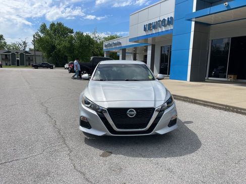 Used 2022 Nissan Altima 2.5 S image 3