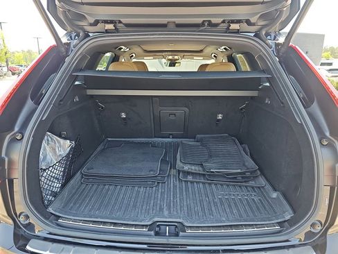 Used 2023 Volvo XC60 B5 Ultimate w/ Protection Package Premier image 15