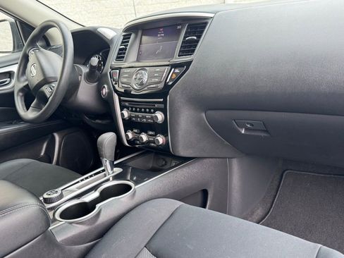 Used 2018 Nissan Pathfinder S image 15