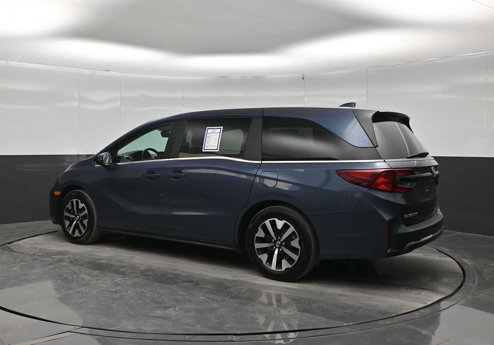 Used 2025 Honda Odyssey EX-L image 5