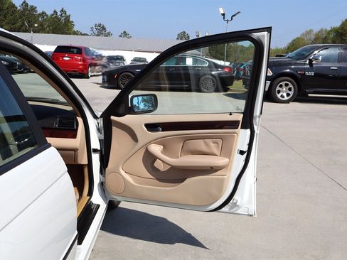Used 2004 BMW 325i Sedan image 27