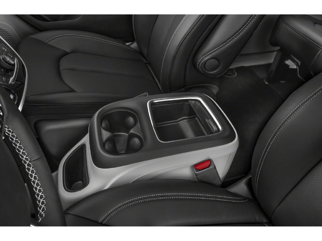 Used 2024 Chrysler Pacifica Touring-L FWD image 9