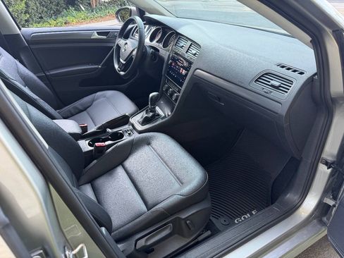 Used 2018 Volkswagen Golf SE FWD image 23