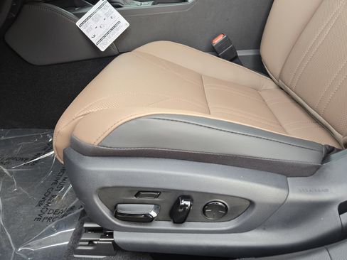 New 2025 Lexus ES 350 Ultra Luxury image 17