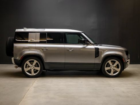 Used 2024 Land Rover Defender 110 SE AWD/4WD image 8