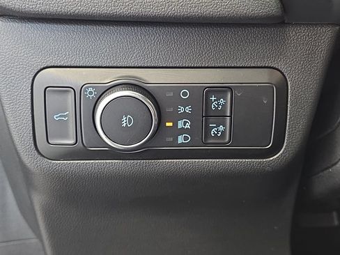 Certified 2025 Ford Escape ST-Line Select AWD/4WD image 24