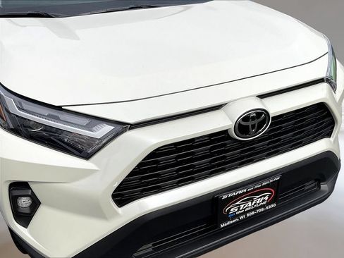 Used 2022 Toyota RAV4 XLE Premium AWD/4WD image 32