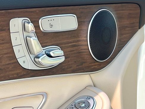 Certified 2022 Mercedes-Benz GLC 300 4MATIC image 30