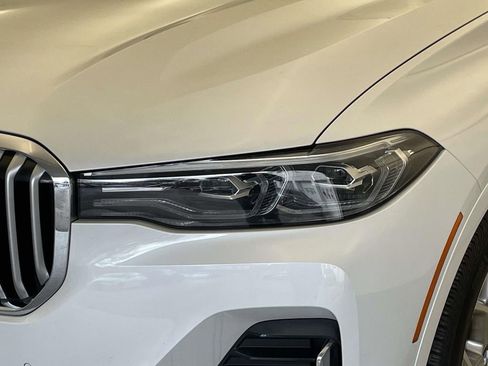 Used 2022 BMW X7 xDrive40i w/ Cold Weather Package AWD/4WD image 9