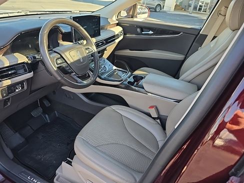 Used 2022 Lincoln Nautilus Reserve image 12