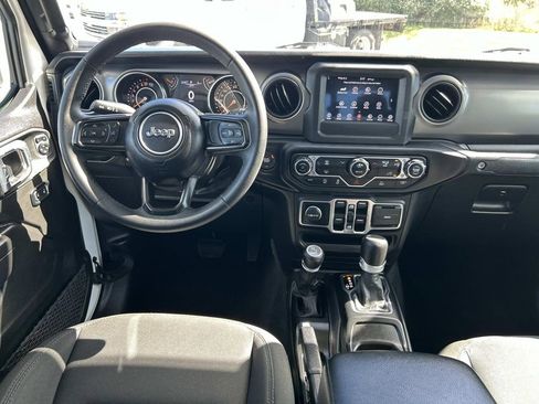 Used 2023 Jeep Gladiator Sport image 16