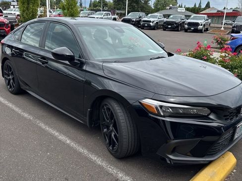 Used 2023 Honda Civic Sport image 2
