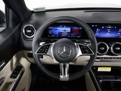 New 2026 Mercedes-Benz GLB 250 image 3