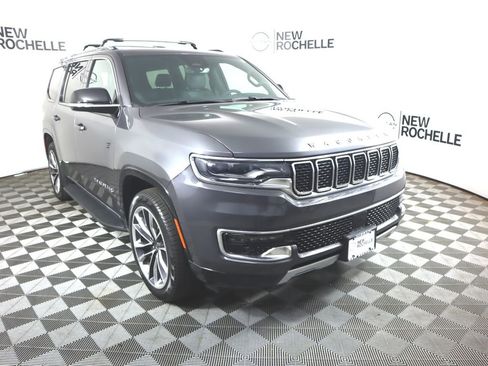 Used 2023 Jeep Wagoneer Series II w/ Premium Group I image 3