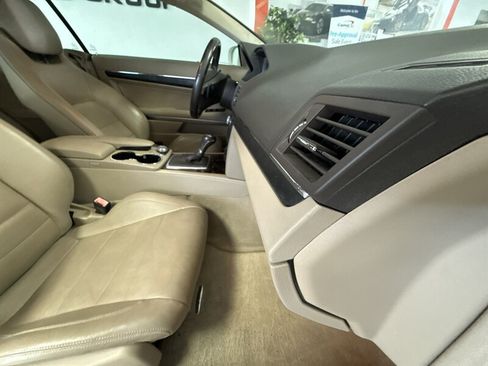 Used 2010 Mercedes-Benz E 550 Coupe image 23