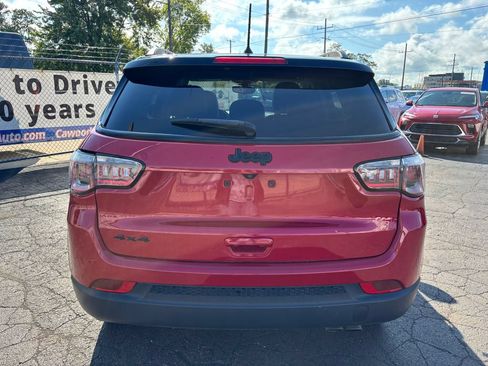 Used 2018 Jeep Compass Latitude AWD/4WD image 3