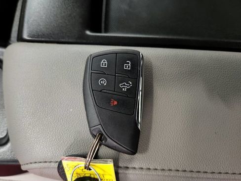 Used 2025 Chevrolet Silverado 1500 LT AWD/4WD image 31