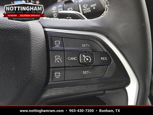 Used 2023 Jeep Grand Cherokee Altitude AWD/4WD image 21