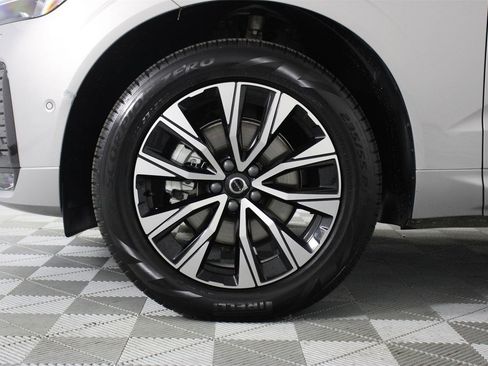 Certified 2025 Volvo XC60 B5 Plus image 28