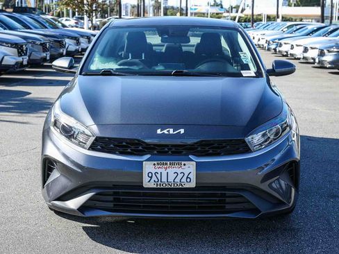 Used 2022 Kia Forte LXS image 2
