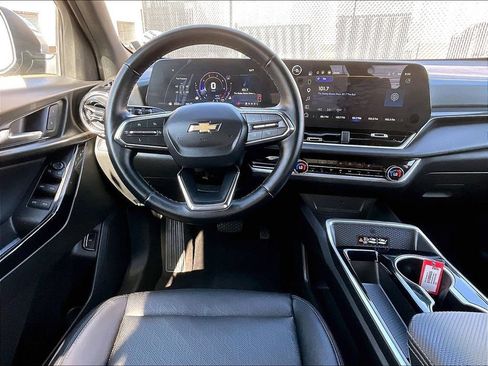 Used 2025 Chevrolet Equinox LT w/ Convenience Package II AWD/4WD image 17