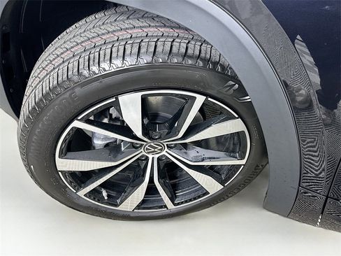 New 2026 Volkswagen Atlas Cross Sport SEL Premium R-Line image 24