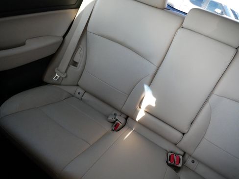 Used 2017 Subaru Outback 2.5i Limited w/ Popular Package #5 image 12