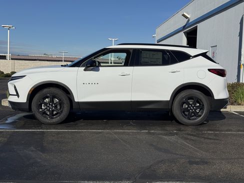 New 2026 Chevrolet Blazer LT w/ Midnight/Sport Edition image 4